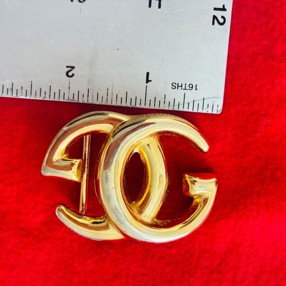 Gold pleated Gucci Belt Buckle vintage